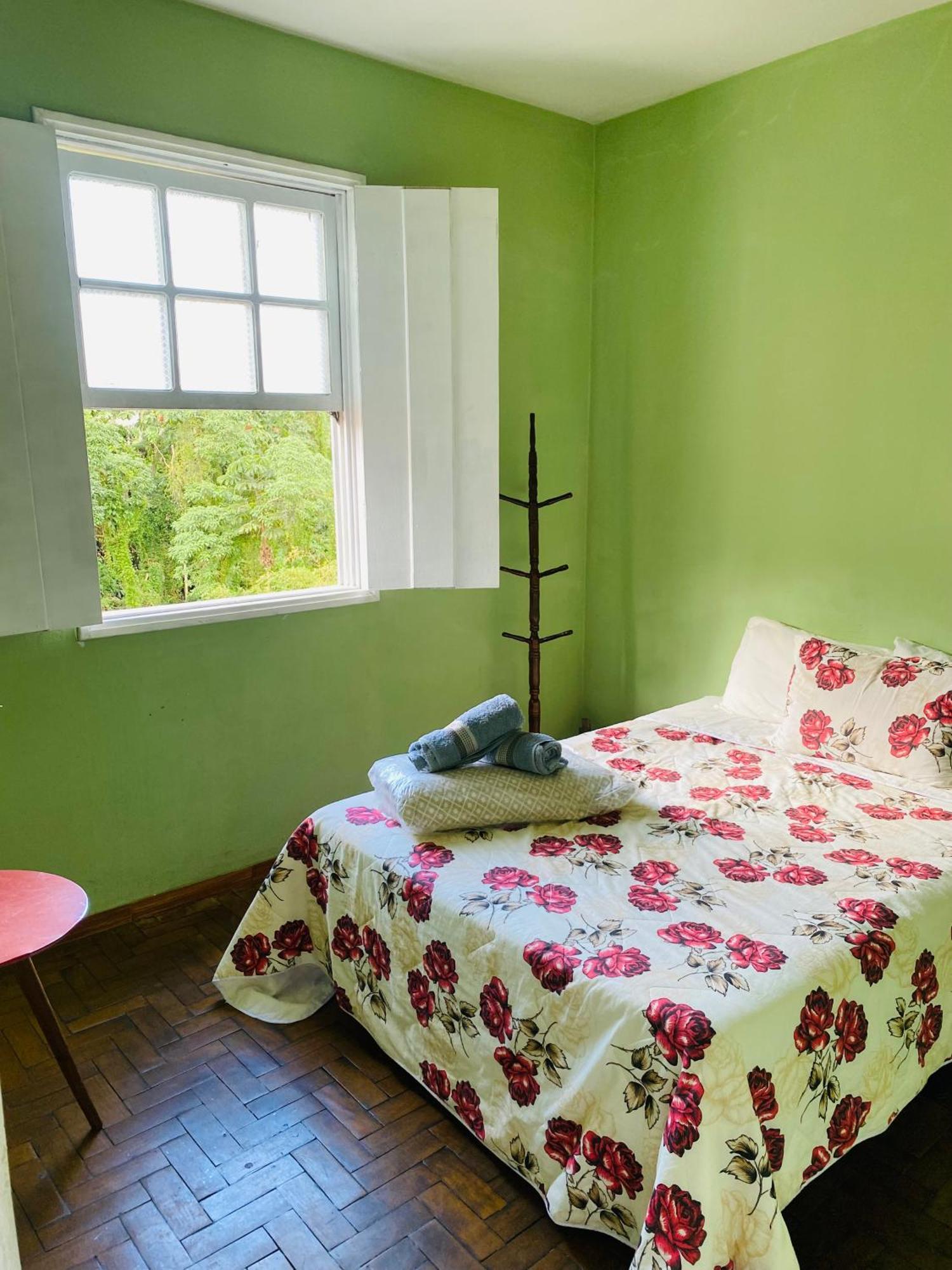 Casa De Dois Quartos Para 6 Pessoas-Casa Das Flores Βίλα Όρου Πρέτου Εξωτερικό φωτογραφία