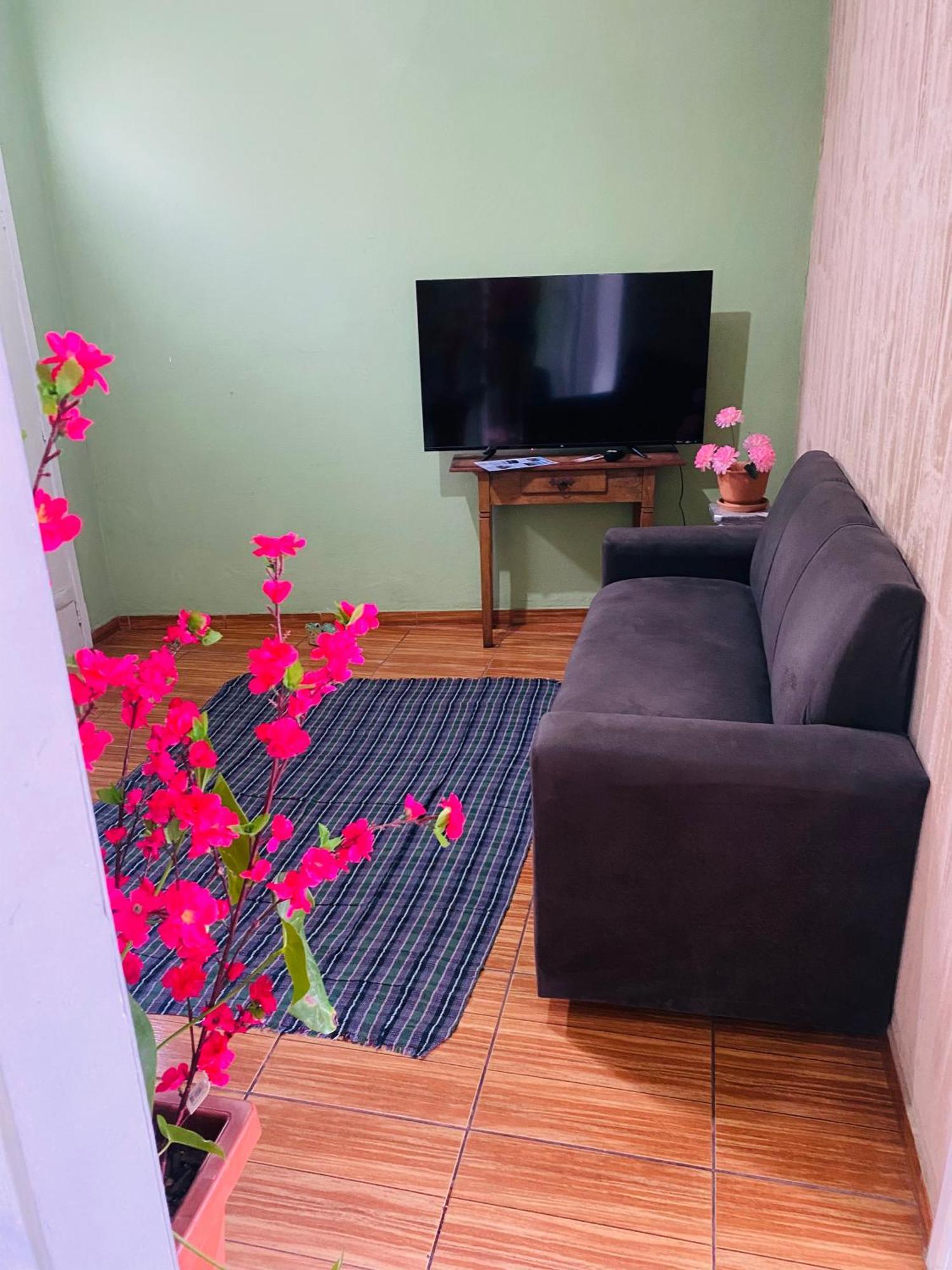 Casa De Dois Quartos Para 6 Pessoas-Casa Das Flores Βίλα Όρου Πρέτου Εξωτερικό φωτογραφία